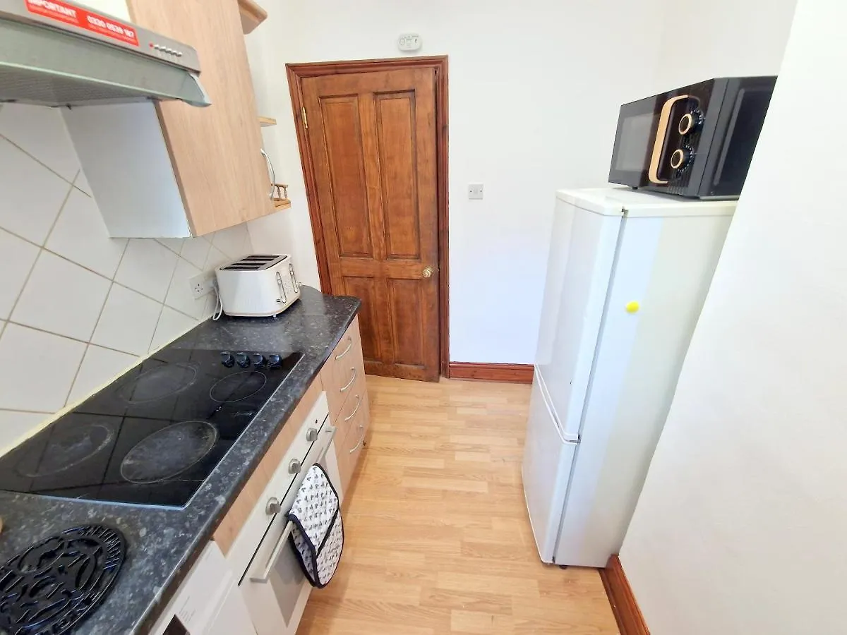 Two Bedroom Apartment Near Lewisham Station London