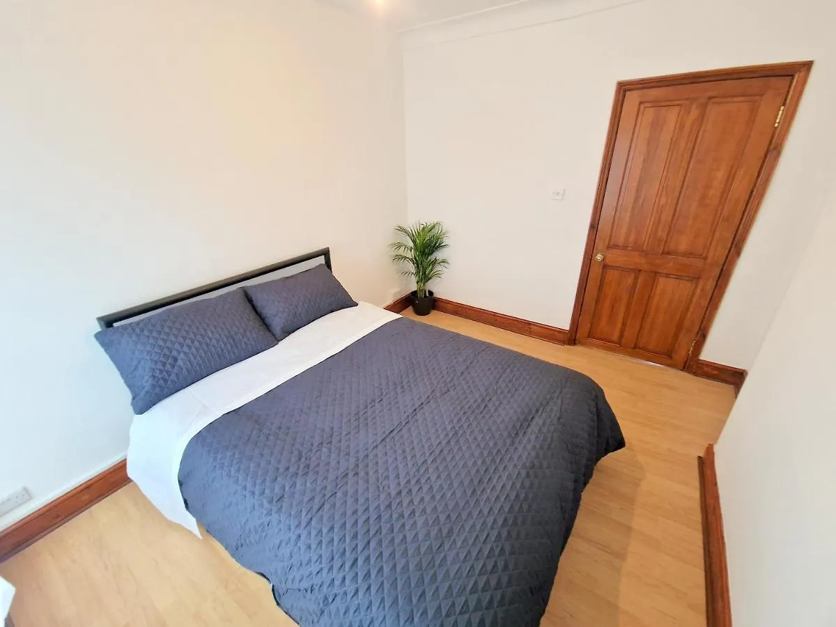 Two Bedroom Apartment Near Lewisham Station London United Kingdom